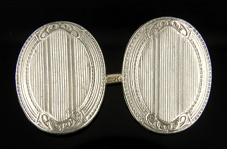 Antique platinum and gold cufflinks. (J8477)
