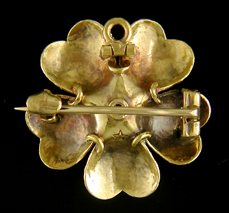 14kt gold anemone brooch. (J2291)