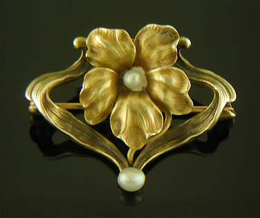 Art Nouveau flower brooch. (J9326)