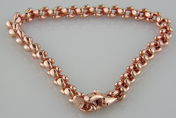 18kt rose gold bracelet.