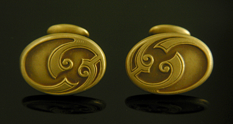 Art Nouveau scroll cufflinks. (J9268)