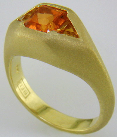 Spessartite garnet and tourmaline ring. (J8706)