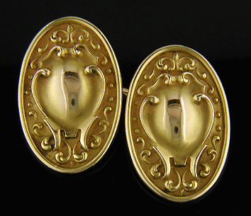 Victorian Beaux Arts cufflinks with golden scrolls. (J8687)