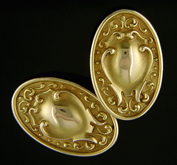 Victorian Beaux Arts cufflinks with golden scrolls. (J8687)