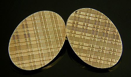 Carrington gold cufflinks. (J8781)