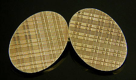 Carrington gold cufflinks. (J8781)