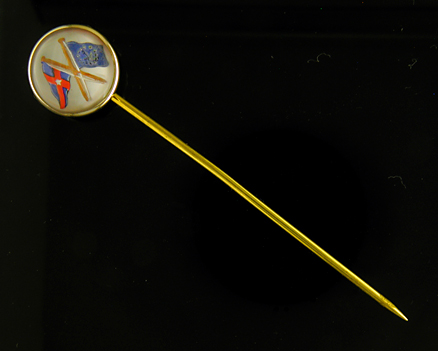 NY Yacht Club burgee stickpin. (J9301)