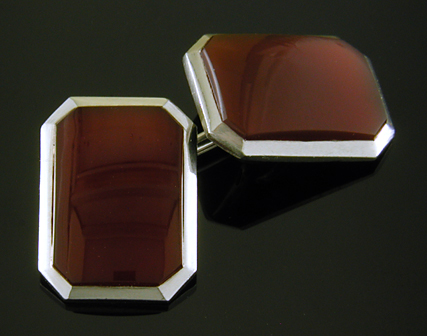 Art Deco carnelian cufflinks. (J9310)