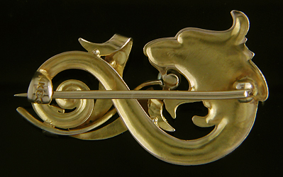 Victorian lion-serpent brooch. (J9079)