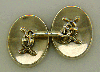 Rear view of classic 1940s Edwardian cufflinks. (J6515)