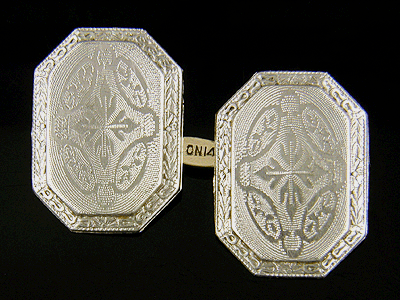 Edwardian platinum and gold cufflinks. (J6794)