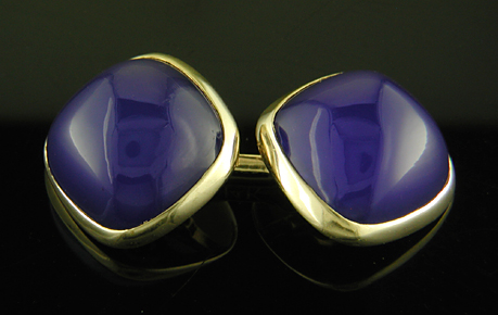Larter blue and gold cufflinks. (J9407)