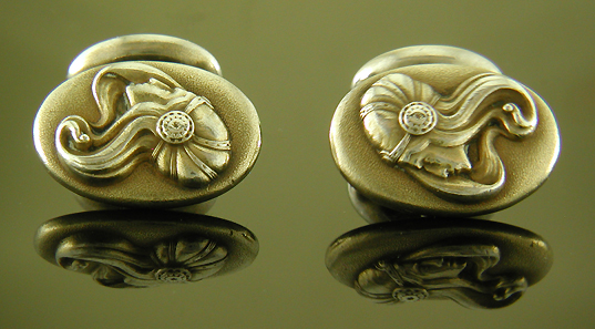 Art Nouveau heroine cufflinks. (J9211)