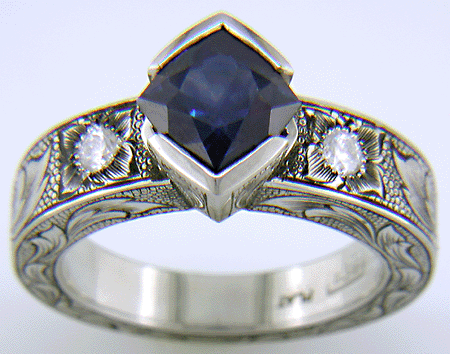 Montana Sapphire Ring with Floral Engraving - Bijoux Extraordinaire
