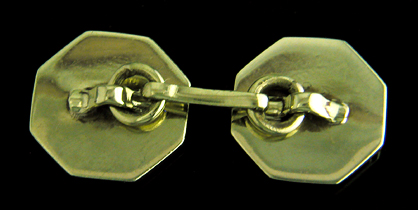 Octagon onyx and gold cufflinks. (J8962)