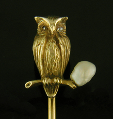 Wise owl and pearl stickpin. (J9008)