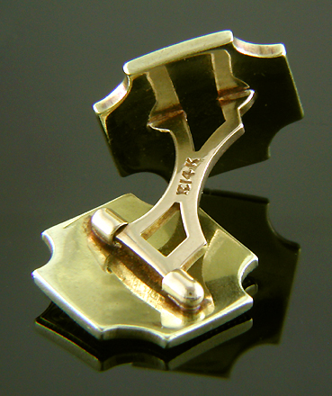 Richardson engraved cruciform cufflinks. (J9104)