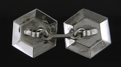 Elegantly engraved sapphire and diamond cufflinks. (J7443)