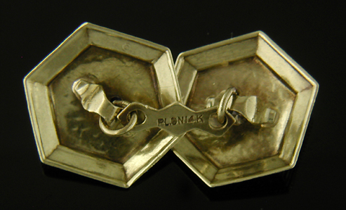 Sapphire and diamond cufflinks. (J9124)