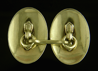 Beautifully engraved cufflinks. (J6508)
