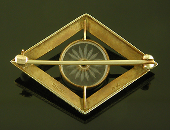 Sapphire and pearls brooch. (J9248)