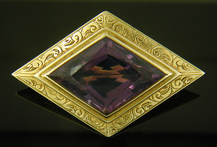 Victorian amethyst brooch. (J9540)