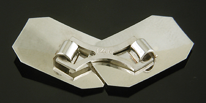 Art Deco cufflinks with 'A' monogram. (J8475)