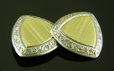 White and yellow gold cufflinks. (J9410)