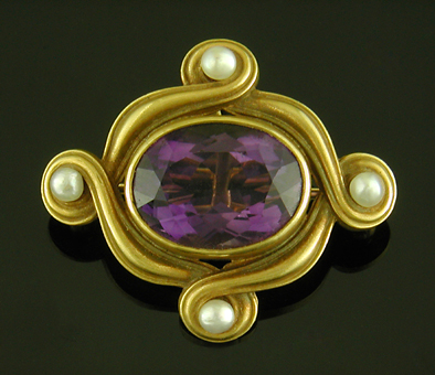 Art Nouveau amethyst and pearl brooch. (J9325)