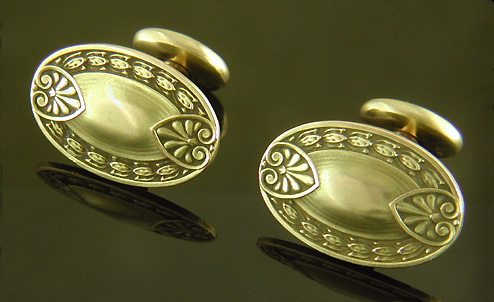 Late Victorian neoclassical cufflinks. (J9424)