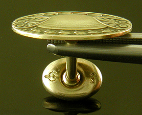Late Victorian neoclassical cufflinks. (J9424)
