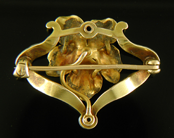 Art Nouveau flower brooch. (J9326)