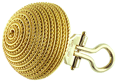 Side-view of beehive earring in 18kt yellow gold.