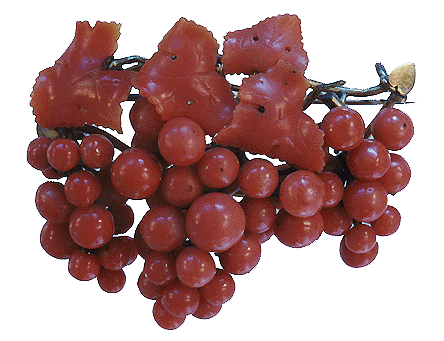 Victorian carved coral brooch. (J3042)